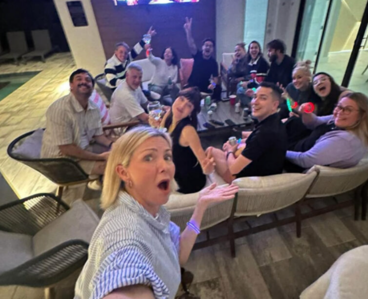 Capture decran 2025 12 10 201017 Mariloup Wolfe d&eacute;voile toutes les photos de son voyage magique avec V&eacute;ronique Cloutier pour ses 51 ans