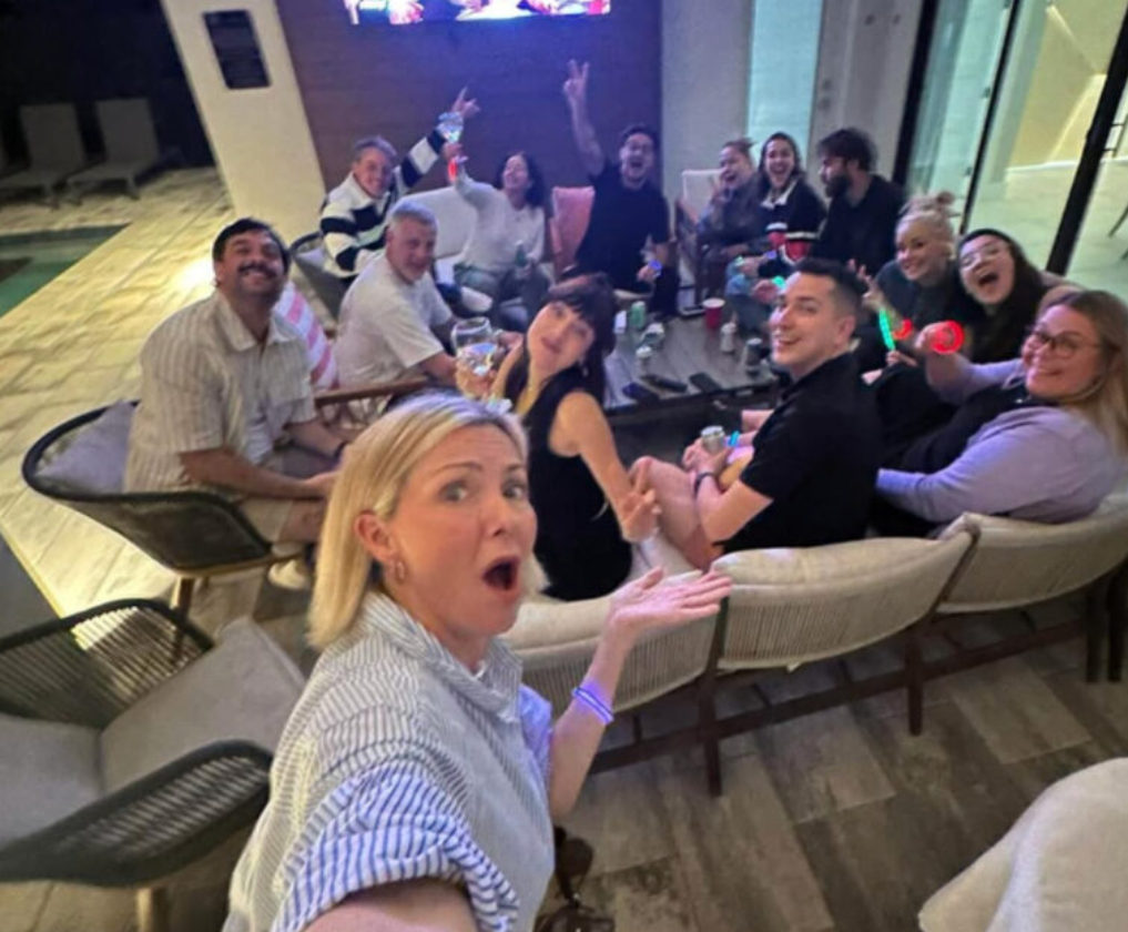 Capture decran 2025 12 10 201017 Mariloup Wolfe dévoile toutes les photos de son voyage magique avec Véronique Cloutier pour ses 51 ans