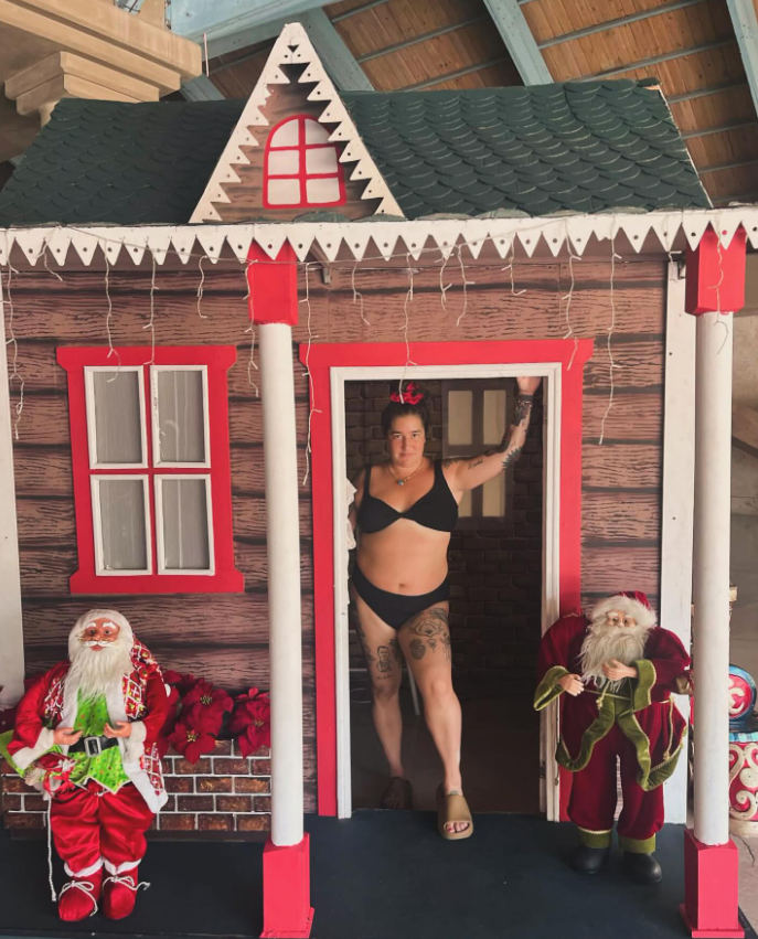 Mariana Mazza s’affiche en petite tenue pour Noël…et ce n’est pas pour les raisons que vous pensez 2 Mariana Mazza s’affiche en petite tenue pour Noël…et ce n’est pas pour les raisons que vous pensez Capture decran 2025 12 15 104910 Mariana Mazza s’affiche en petite tenue pour Noël…et ce n’est pas pour les raisons que vous pensez