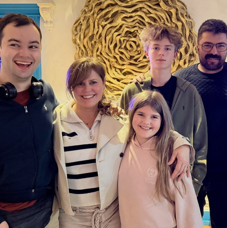 Patricia Paquin partage un rare cliché de son fils… et il suit déjà les traces d’un visage bien connu 2 Patricia Paquin partage un rare cliché de son fils… et il suit déjà les traces d’un visage bien connu Capture decran 2025 12 17 120029 Patricia Paquin partage un rare cliché de son fils… et il suit déjà les traces d’un visage bien connu