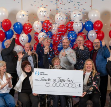 Ils misaient ensemble depuis 30 ans… et 5 millions $ tombent juste avant Noël 2 Ils misaient ensemble depuis 30 ans… et 5 millions $ tombent juste avant Noël Capture decran 2025 12 17 120549 Ils misaient ensemble depuis 30 ans… et 5 millions $ tombent juste avant Noël