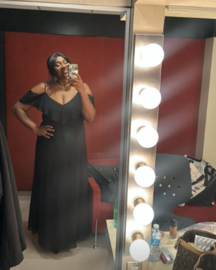 Mélissa Bédard éblouit avec sa robe de Noël et fait sensation avant sa performance 3 Mélissa Bédard éblouit avec sa robe de Noël et fait sensation avant sa performance Capture decran 2025 12 17 193402 Mélissa Bédard éblouit avec sa robe de Noël et fait sensation avant sa performance