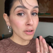 Capture decran 2025 12 29 170710 Elle invite ses invit&eacute;s &agrave; faire le num&eacute;ro deux chez elle&hellip; et &ccedil;a fait r&eacute;agir