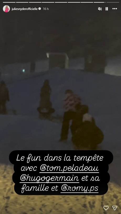 Capture decran 2025 12 30 122349 Julie Snyder partage des photos avec ses enfants et plusieurs la confondent avec sa fille !