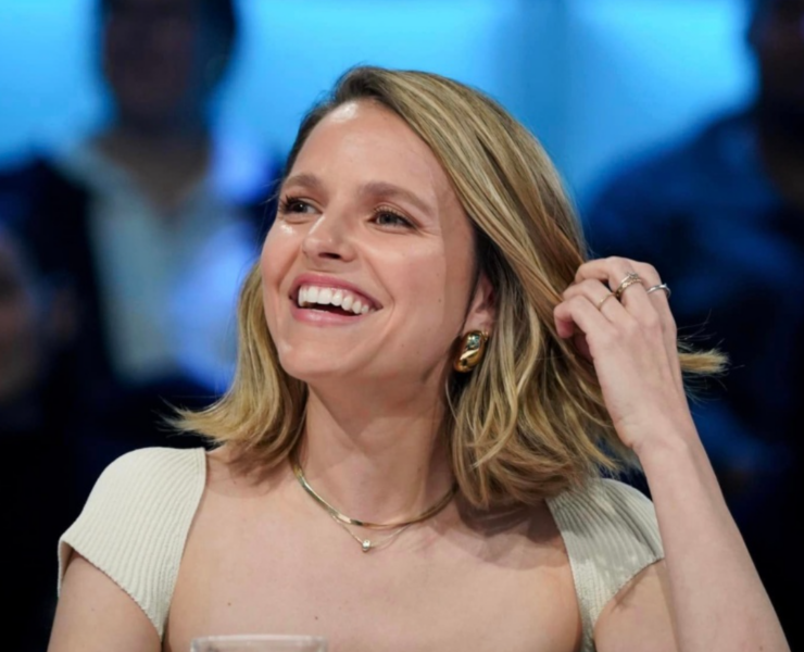 Capture decran 2025 12 30 145737 Plusieurs croient que Sarah-Jeanne Labrosse aurait &eacute;t&eacute; remplac&eacute;e par un sosie &agrave; Salut Bonjour