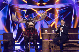 Capture decran le 2025 12 01 a 11.35.19 «Va chier!» – Claude Poirier fidèle à lui-même dans les coulisses de Chanteurs masqués