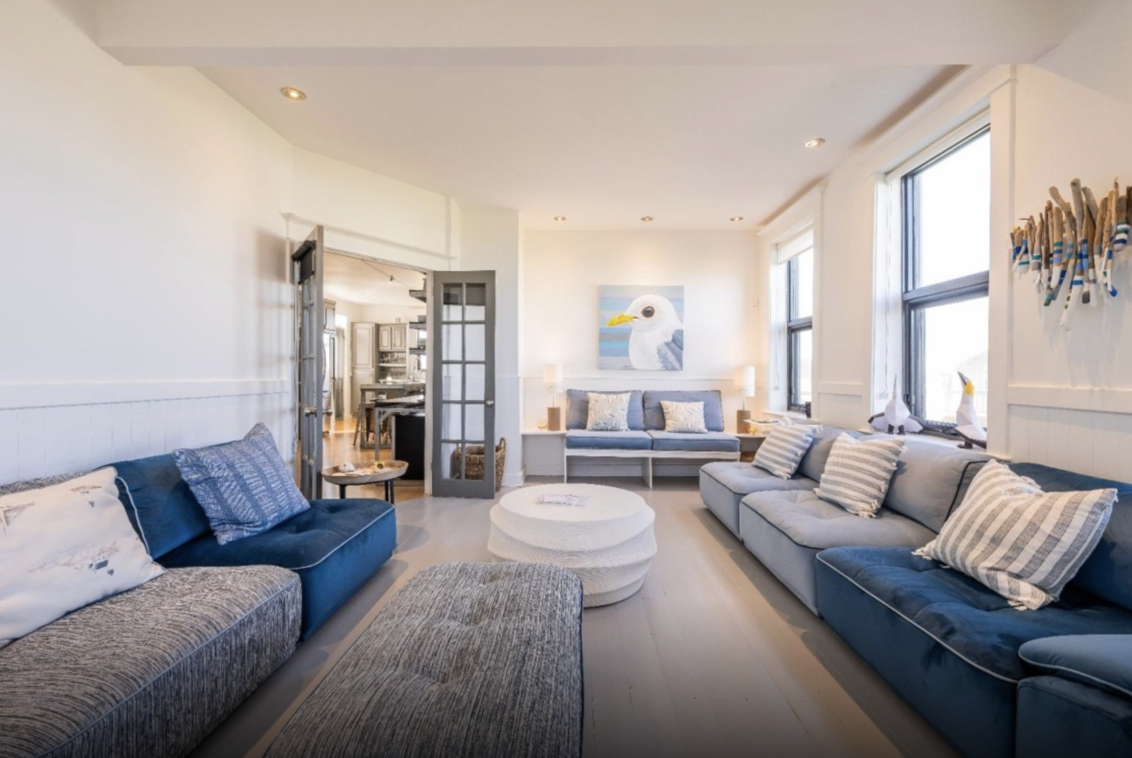 Julie Snyder met en vente son hôtel privé aux Îles-de-la-Madeleine — et voici toutes les photos 3 Julie Snyder met en vente son hôtel privé aux Îles-de-la-Madeleine — et voici toutes les photos Capture decran le 2025 12 01 a 13.32.11 Julie Snyder met en vente son hôtel privé aux Îles-de-la-Madeleine — et voici toutes les photos