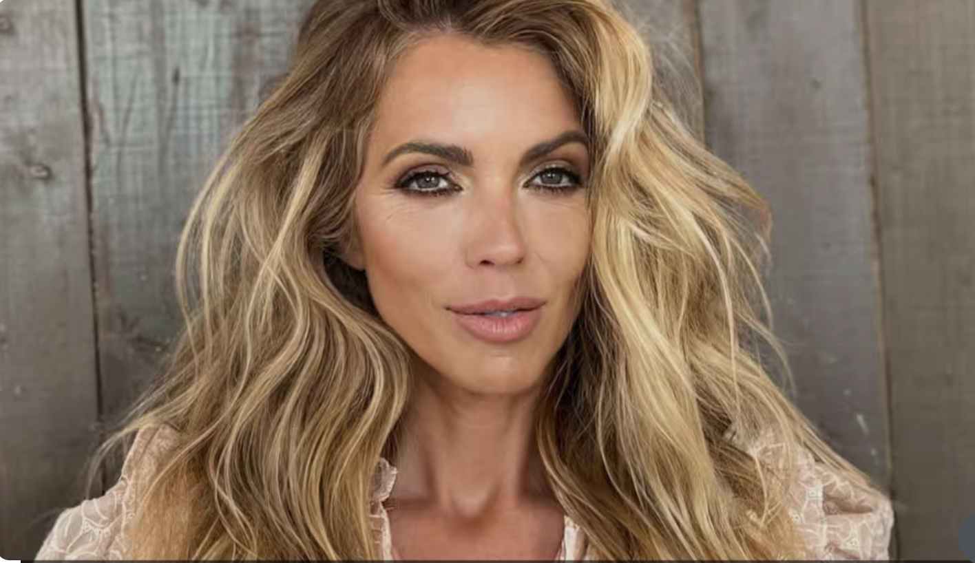 Impossible de résister à Jacynthe René dans sa robe rouge absolument spectaculaire 1 Impossible de résister à Jacynthe René dans sa robe rouge absolument spectaculaire Capture decran le 2025 12 01 a 22.32.32 Impossible de résister à Jacynthe René dans sa robe rouge absolument spectaculaire