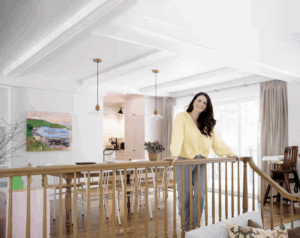 Marie-Eve Janvier dévoile sa maison de rêve : un cocon familial qui illumine les Fêtes 2 Marie-Eve Janvier dévoile sa maison de rêve : un cocon familial qui illumine les Fêtes Capture decran le 2025 12 02 a 07.45.09 Marie-Eve Janvier dévoile sa maison de rêve : un cocon familial qui illumine les Fêtes