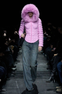 Les tendances mode hivernales incontournables au Canada pour 2026 6 Les tendances mode hivernales incontournables au Canada pour 2026 Capture decran le 2025 12 03 a 03.41.33 Les tendances mode hivernales incontournables au Canada pour 2026