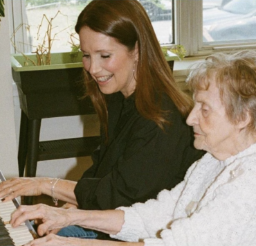 Quand la Musique Réveille les Souvenirs : Le Pari Gagné de France Beaudoin face à Alzheimer 2 Quand la Musique Réveille les Souvenirs : Le Pari Gagné de France Beaudoin face à Alzheimer Capture decran le 2025 12 03 a 12.42.46 Quand la Musique Réveille les Souvenirs : Le Pari Gagné de France Beaudoin face à Alzheimer
