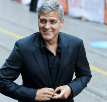 Les Jumeaux Clooney : Leur Ressemblance Avec Papa Fait Fondre Internet ! 6 Les Jumeaux Clooney : Leur Ressemblance Avec Papa Fait Fondre Internet ! Capture decran le 2025 12 04 a 02.37.15 Les Jumeaux Clooney : Leur Ressemblance Avec Papa Fait Fondre Internet !