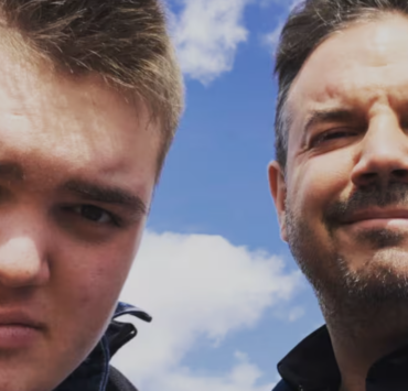 Capture decran le 2025 12 04 a 02.57.02 1 &laquo; Un geste touchant : Charles Lafortune d&eacute;voile des images in&eacute;dites de Sophie Pr&eacute;gent et Mathis pour une cause cruciale &raquo;