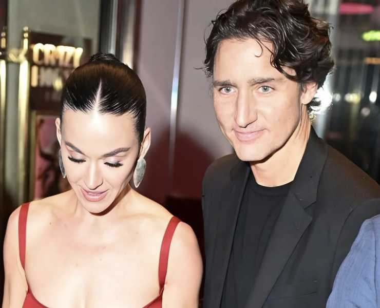 Justin Trudeau et Katy Perry: la première photo officielle devant le sapin de Noël fait jaser 2 Justin Trudeau et Katy Perry: la première photo officielle devant le sapin de Noël fait jaser Capture decran le 2025 12 05 a 10.17.35 Justin Trudeau et Katy Perry: la première photo officielle devant le sapin de Noël fait jaser