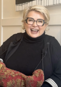 Capture decran le 2025 12 06 a 14.16.51 Nathalie Simard r&eacute;v&egrave;le le pire cadeau de No&euml;l qu&rsquo;elle a re&ccedil;u : &laquo; Au moins c&rsquo;est pratique ! &raquo;