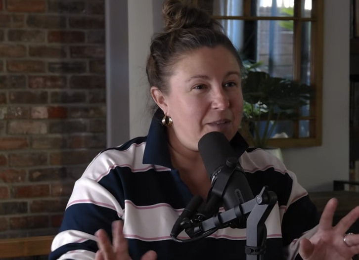 Capture decran le 2025 12 07 a 02.27.08 L'Incroyable Demande de Jessica Barker &agrave; Mariloup Wolfe : Fr&eacute;quenter Son Ex, un Pari R&eacute;ussi