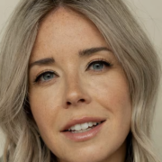 Capture decran le 2025 12 08 a 02.28.57 Silence brutal pour Sabrina Cournoyer : Son combat pour retrouver l'audition inspire