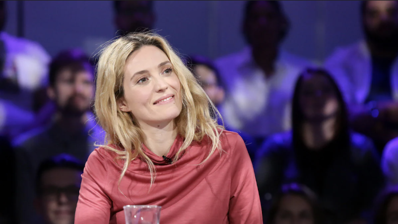 Capture decran le 2025 12 08 a 16.13.15 Le look d'Évelyne Brochu au Gala Québec Cinéma : une apparition qui a fait vibrer les réseaux sociaux !