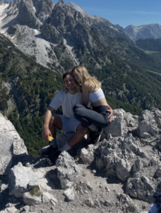 Capture decran le 2025 12 08 a 23.03.10 Les Photos de Ludivine Reding en Bikini : Un Rayon de Soleil en Plein ...voir plus