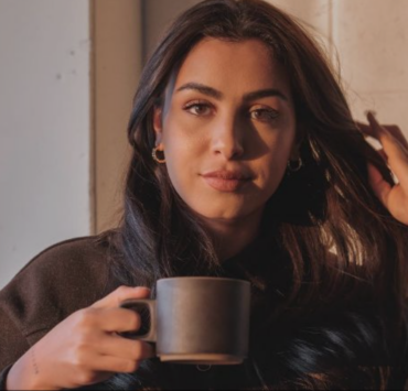 Capture decran le 2025 12 09 a 03.17.21 Rym Nebbak &Eacute;meut le Qu&eacute;bec : Une D&eacute;claration d'Amour qui Fait Vibrer les C&oelig;urs !