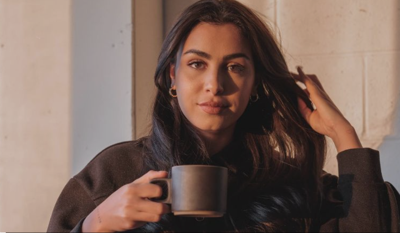 Capture decran le 2025 12 09 a 03.17.21 Rym Nebbak &Eacute;meut le Qu&eacute;bec : Une D&eacute;claration d'Amour qui Fait Vibrer les C&oelig;urs !