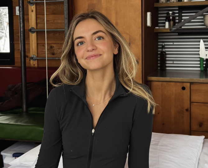 Ludivine Reding éblouit avec des images en bikini qui... 1 Ludivine Reding éblouit avec des images en bikini qui... Capture decran le 2025 12 09 a 10.39.55 Ludivine Reding éblouit avec des images en bikini qui...