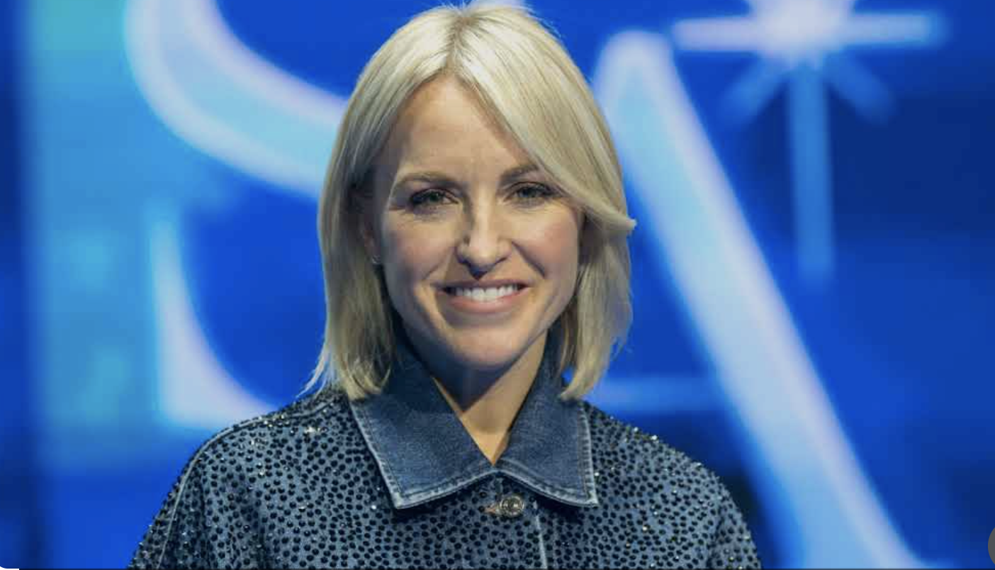 Découvrez le Look Scintillant d'Émily Bégin qui enflamme la saison des Fêtes ! 1 Découvrez le Look Scintillant d'Émily Bégin qui enflamme la saison des Fêtes ! Capture decran le 2025 12 09 a 20.13.12 Découvrez le Look Scintillant d'Émily Bégin qui enflamme la saison des Fêtes !