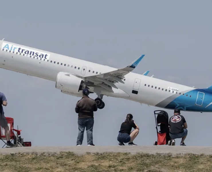 Capture decran le 2025 12 10 a 00.16.56 Chaos A&eacute;rien : Air Transat &Eacute;vite la Gr&egrave;ve, mais Laisse des Voyageurs en Plein D&eacute;sarroi
