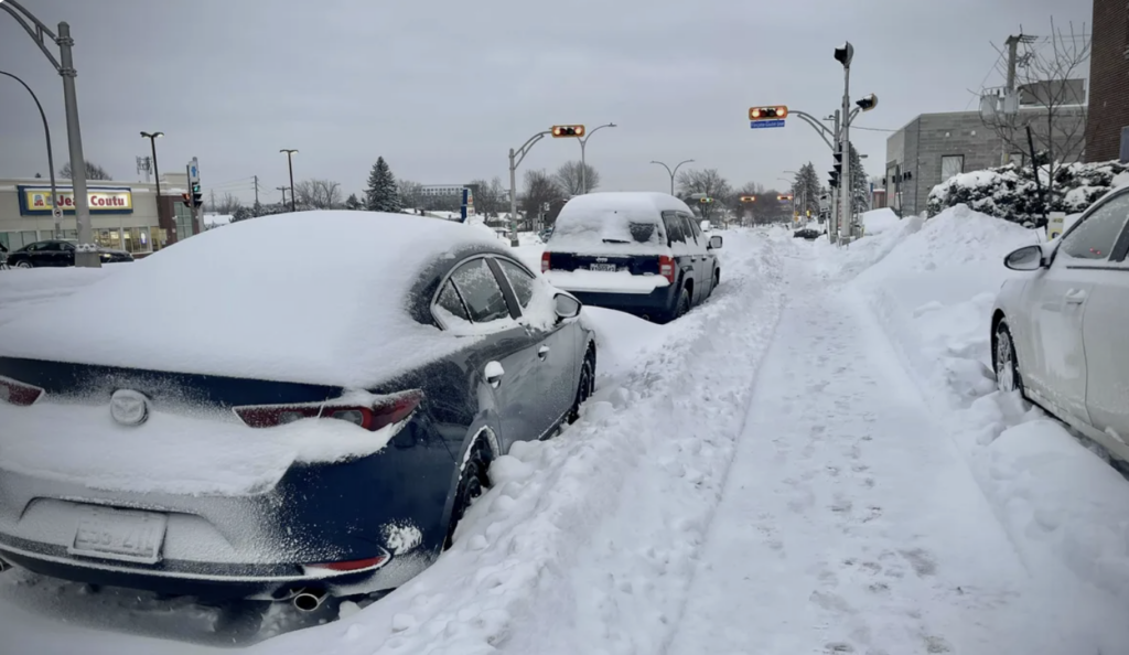 Capture decran le 2025 12 10 a 02.03.32 Météo : Une Bordée de Neige Intense Prête à Enneiger de Nombreux Secteurs du Québec