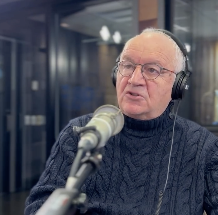 Capture decran le 2025 12 10 a 12.39.15 e1765388439574 Michel Barrette trouve enfin la force de raconter un moment qui a boulevers&eacute; sa vie &mdash; sans craquer