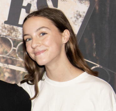 Capture decran le 2025 12 10 a 12.46.34 Un Instant de Douceur : Rapha&euml;lle, la Fille de V&eacute;ronique Cloutier, D&eacute;voile sa Romance en Image