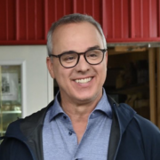 Gino Chouinard dévoile ses décorations de Noël… et c’est spectaculaire ! 11 Gino Chouinard dévoile ses décorations de Noël… et c’est spectaculaire ! Capture decran le 2025 12 10 a 13.17.12 e1765390672877 Gino Chouinard dévoile ses décorations de Noël… et c’est spectaculaire !