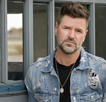 Émotions à Fleur de Peau : Marc Dupré Déclare Son Amour Inconditionnel à Stella 2 Émotions à Fleur de Peau : Marc Dupré Déclare Son Amour Inconditionnel à Stella Capture decran le 2025 12 10 a 16.14.39 Émotions à Fleur de Peau : Marc Dupré Déclare Son Amour Inconditionnel à Stella