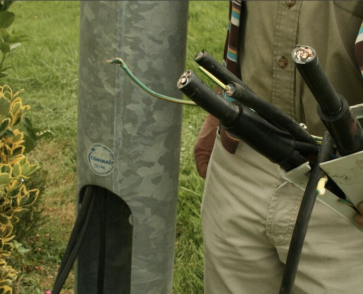 Capture decran le 2025 12 10 a 23.06.40 Vols de c&acirc;bles dans les bornes de recharge 8 000 $ (environ 5 000 &euro;): un probl&egrave;me qui co&ucirc;te tr&egrave;s cher &agrave; tout le monde