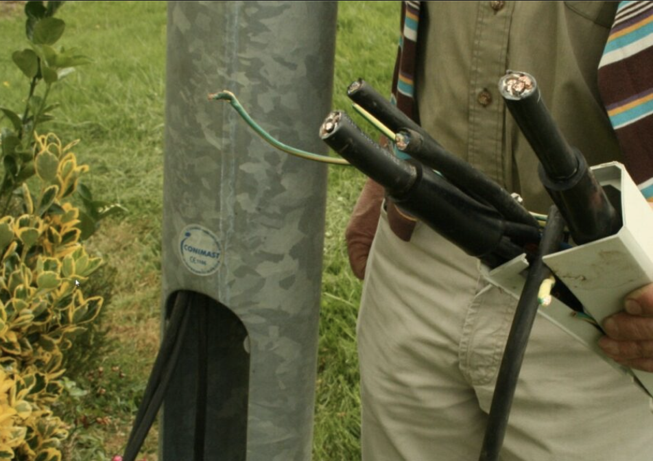 Capture decran le 2025 12 10 a 23.06.40 La Course &agrave; l'&Eacute;lectrification Sabot&eacute;e : Les Vols de C&acirc;bles Qui Peuvent Tout Arr&ecirc;ter !