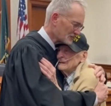 Il allait perdre sa maison… jusqu’au moment où le juge a quitté son estrade 3 Il allait perdre sa maison… jusqu’au moment où le juge a quitté son estrade Capture decran le 2025 12 11 a 00.18.22 e1765431689412 Il allait perdre sa maison… jusqu’au moment où le juge a quitté son estrade