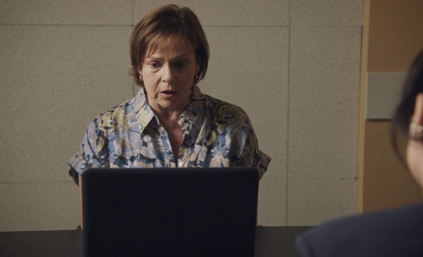 Capture decran le 2025 12 13 a 13.48.54 Sc&egrave;ne Inoubliable Dans Ind&eacute;fendable : Un D&eacute;voilement Qui Change Tout et Fait Trembler Les Fans