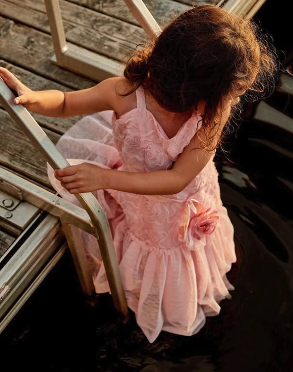 Capture decran le 2025 12 14 a 03.21.40 Brigitte Boisjoli partage de rares photos d'amour avec ... et fait fondre les internautes