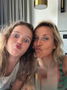 Capture decran le 2025 12 14 a 03.26.34 Brigitte Boisjoli partage de rares photos damour avec ... et fait fondre les internautes