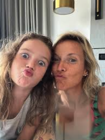 Capture decran le 2025 12 14 a 03.26.34 Brigitte Boisjoli partage de rares photos d'amour avec ... et fait fondre les internautes