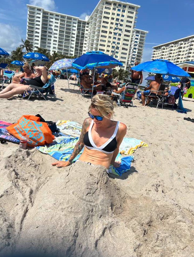 Capture decran le 2025 12 14 a 03.30.05 Brigitte Boisjoli partage de rares photos d'amour avec ... et fait fondre les internautes