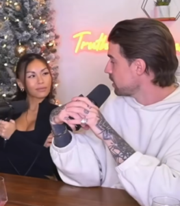 Arnaud d’Occupation Double confirme : « Oui, je connaissais TRÈS bien Catherine avant l’aventure » 3 Arnaud d’Occupation Double confirme : « Oui, je connaissais TRÈS bien Catherine avant l’aventure » Capture decran le 2025 12 14 a 16.34.32 Arnaud d’Occupation Double confirme : « Oui, je connaissais TRÈS bien Catherine avant l’aventure »