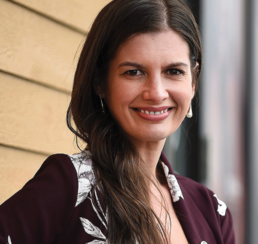 Le chandail de Noël inattendu de Geneviève Guilbault fait beaucoup jaser… et pas pour les bonnes raisons 4 Le chandail de Noël inattendu de Geneviève Guilbault fait beaucoup jaser… et pas pour les bonnes raisons Capture decran le 2025 12 15 a 03.53.54 Le chandail de Noël inattendu de Geneviève Guilbault fait beaucoup jaser… et pas pour les bonnes raisons