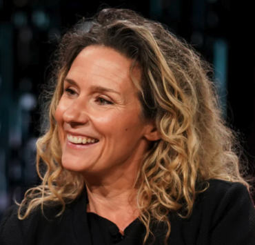 Édith Cochrane Clarifie Tout sur son Couple avec Emmanuel Bilodeau et leur...mariage 2 Édith Cochrane Clarifie Tout sur son Couple avec Emmanuel Bilodeau et leur...mariage Capture decran le 2025 12 15 a 04.26.28 Édith Cochrane Clarifie Tout sur son Couple avec Emmanuel Bilodeau et leur...mariage