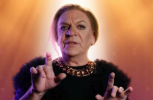 Marc Labrèche en amour : Voici les(20) photosde sa fiancée et lui, déguisé en femme, qui font réagir 6 Marc Labrèche en amour : Voici les(20) photosde sa fiancée et lui, déguisé en femme, qui font réagir Capture decran le 2025 12 16 a 00.16.59 Marc Labrèche en amour : Voici les(20) photosde sa fiancée et lui, déguisé en femme, qui font réagir