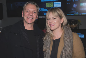 Marc Labrèche en amour : Voici les(20) photosde sa fiancée et lui, déguisé en femme, qui font réagir 16 Marc Labrèche en amour : Voici les(20) photosde sa fiancée et lui, déguisé en femme, qui font réagir Capture decran le 2025 12 16 a 00.20.59 Marc Labrèche en amour : Voici les(20) photosde sa fiancée et lui, déguisé en femme, qui font réagir