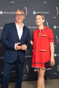 Marc Labrèche en amour : Voici les(20) photosde sa fiancée et lui, déguisé en femme, qui font réagir 13 Marc Labrèche en amour : Voici les(20) photosde sa fiancée et lui, déguisé en femme, qui font réagir Capture decran le 2025 12 16 a 00.24.48 Marc Labrèche en amour : Voici les(20) photosde sa fiancée et lui, déguisé en femme, qui font réagir