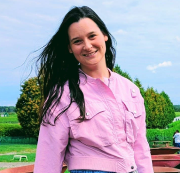 Rosalie Taillefer-Simard nous présente son grand amour aux beaux yeux : « ...a changé toute ma vie » 2 Rosalie Taillefer-Simard nous présente son grand amour aux beaux yeux : « ...a changé toute ma vie » Capture decran le 2025 12 16 a 03.49.07 Rosalie Taillefer-Simard nous présente son grand amour aux beaux yeux : « ...a changé toute ma vie »