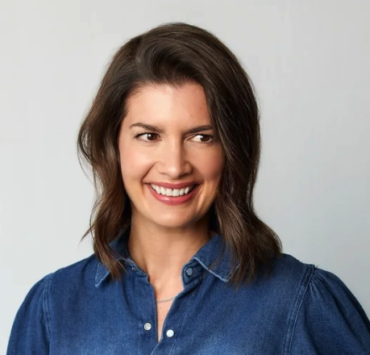 Capture decran le 2025 12 16 a 21.33.02 Genevi&egrave;ve Guilbault et le Chandail Qui Fait Scandale : La Temp&ecirc;te des F&ecirc;tes !