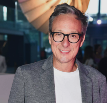 Pierre-François Legendre et son fils sur le tapis rouge : une ressemblance qui captive les foules ! 5 Pierre-François Legendre et son fils sur le tapis rouge : une ressemblance qui captive les foules ! Capture decran le 2025 12 16 a 22.47.58 Pierre-François Legendre et son fils sur le tapis rouge : une ressemblance qui captive les foules !